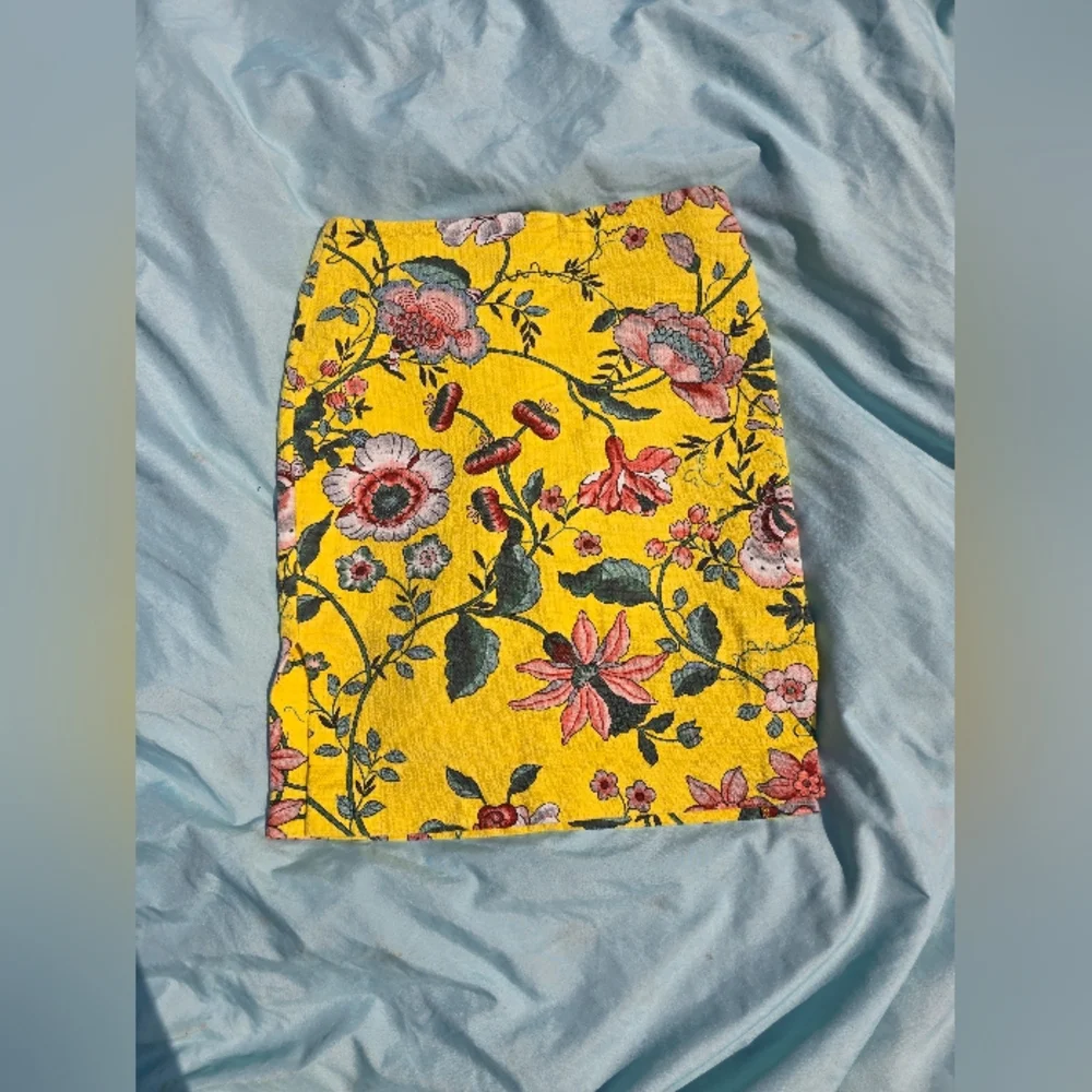 LOFT Women's Floral Mini Pencil Skirt in Bold Yellow, Size 6